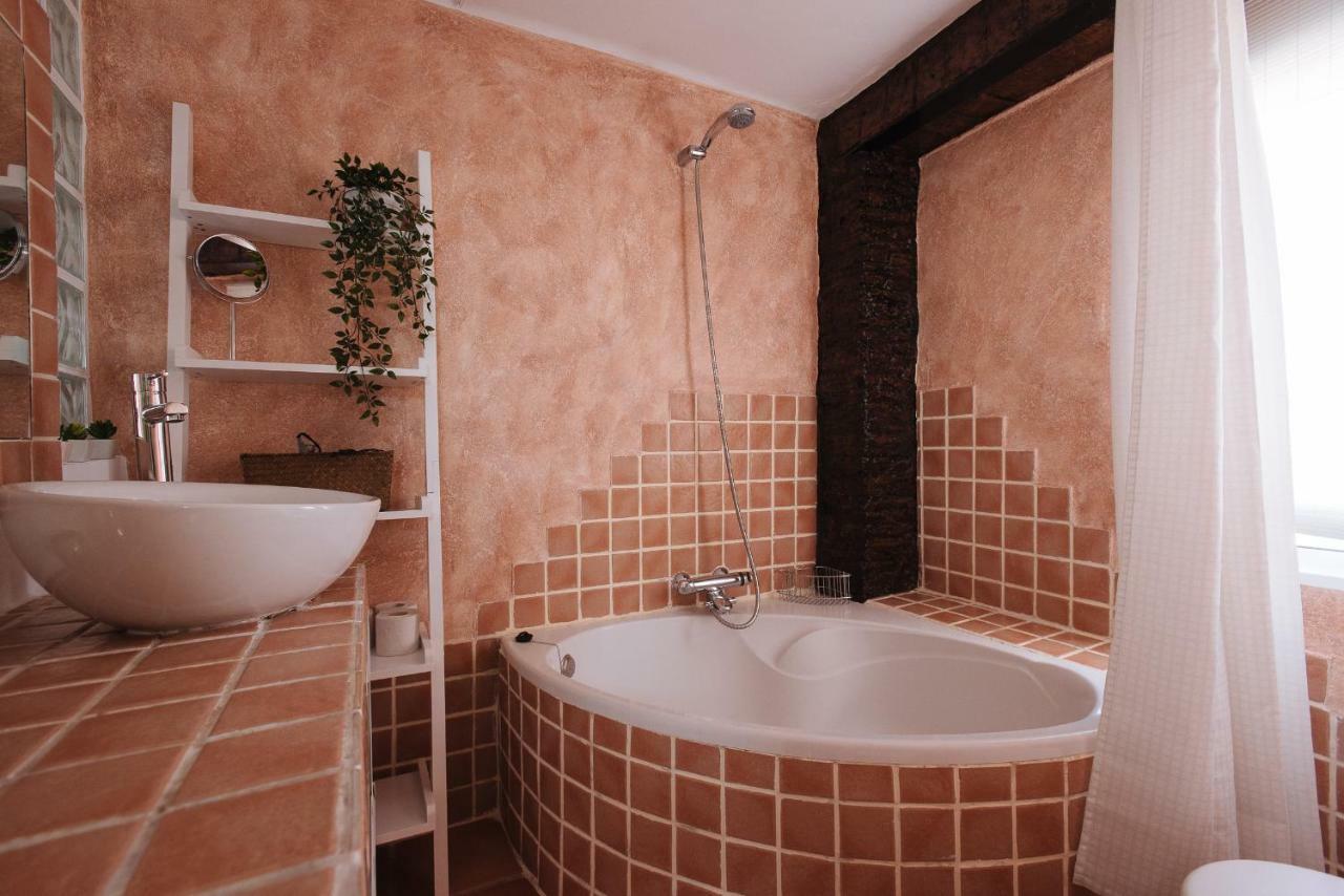 Cozy Attic With Terrace- 1Bd 1Bth- San Vicente Apartment Sevilla Bagian luar foto